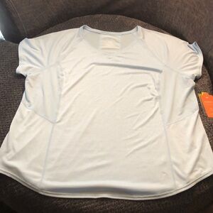 🔹 4 for $30 NWT Tek Gear workout shirt